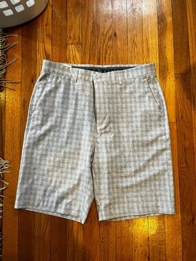 PGA Tour Light Gray Plaid Flat-Front Performance Shorts
